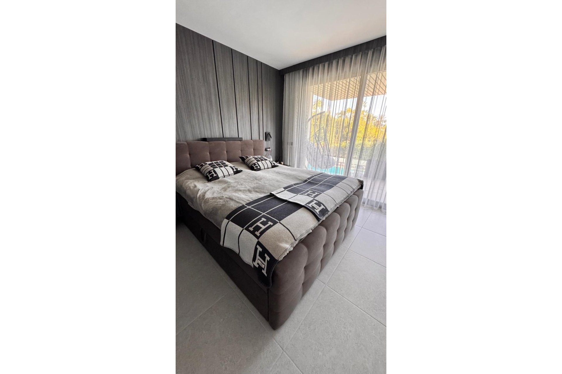 Resale - apartment - Estepona - Costalita