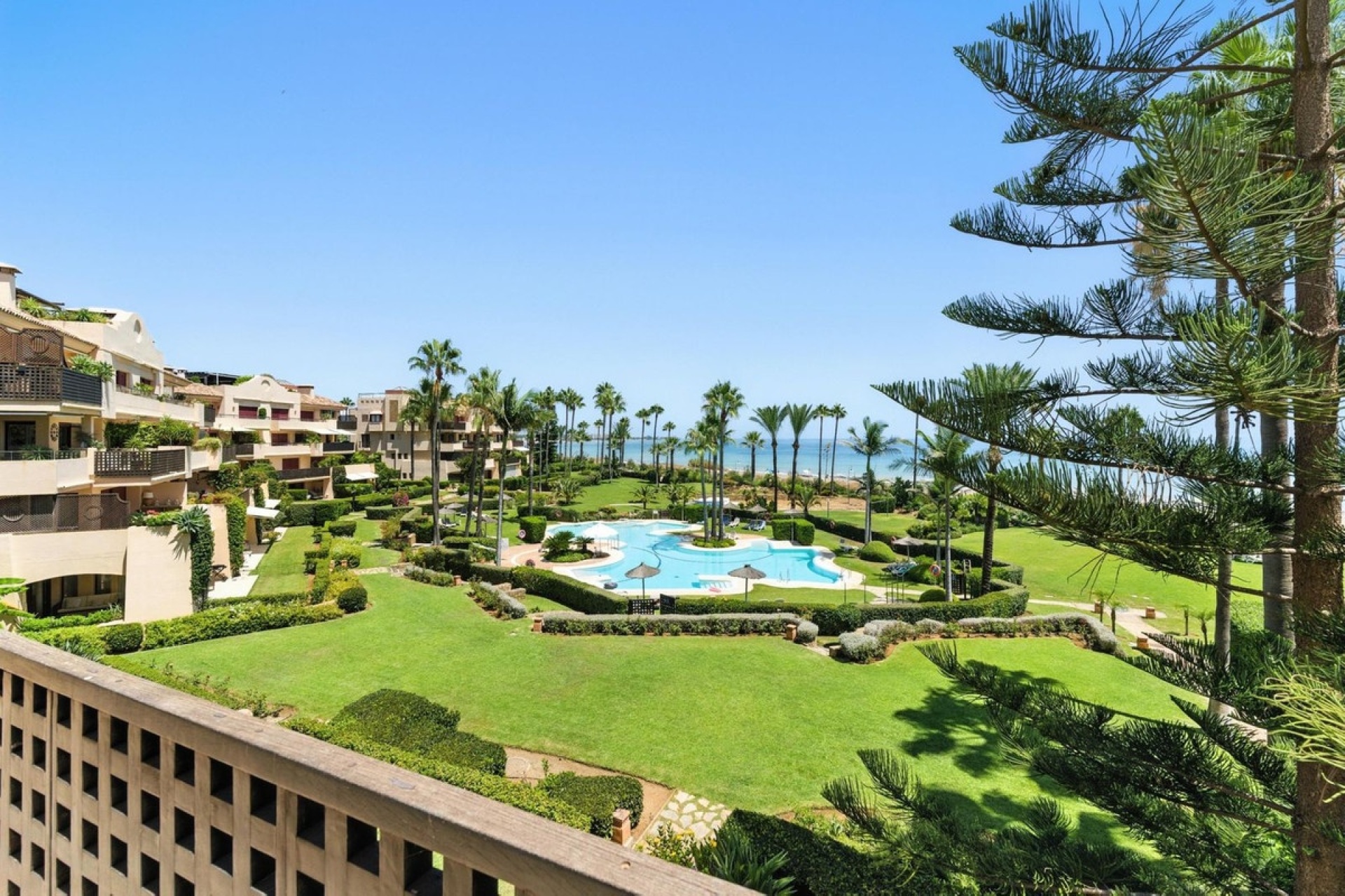 Resale - apartment - Estepona - Costalita