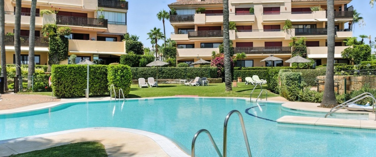 Resale - apartment - Estepona - Costalita