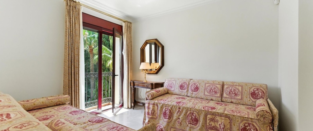 Resale - apartment - Estepona - Costalita