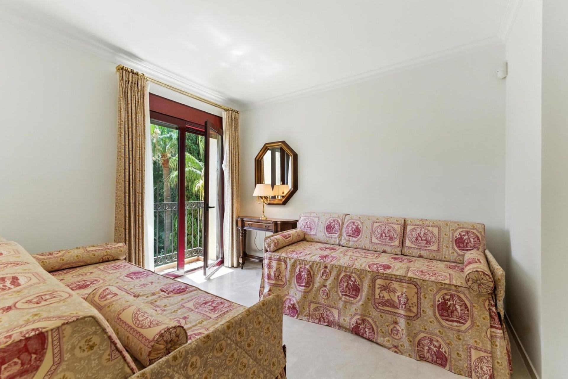 Resale - apartment - Estepona - Costalita
