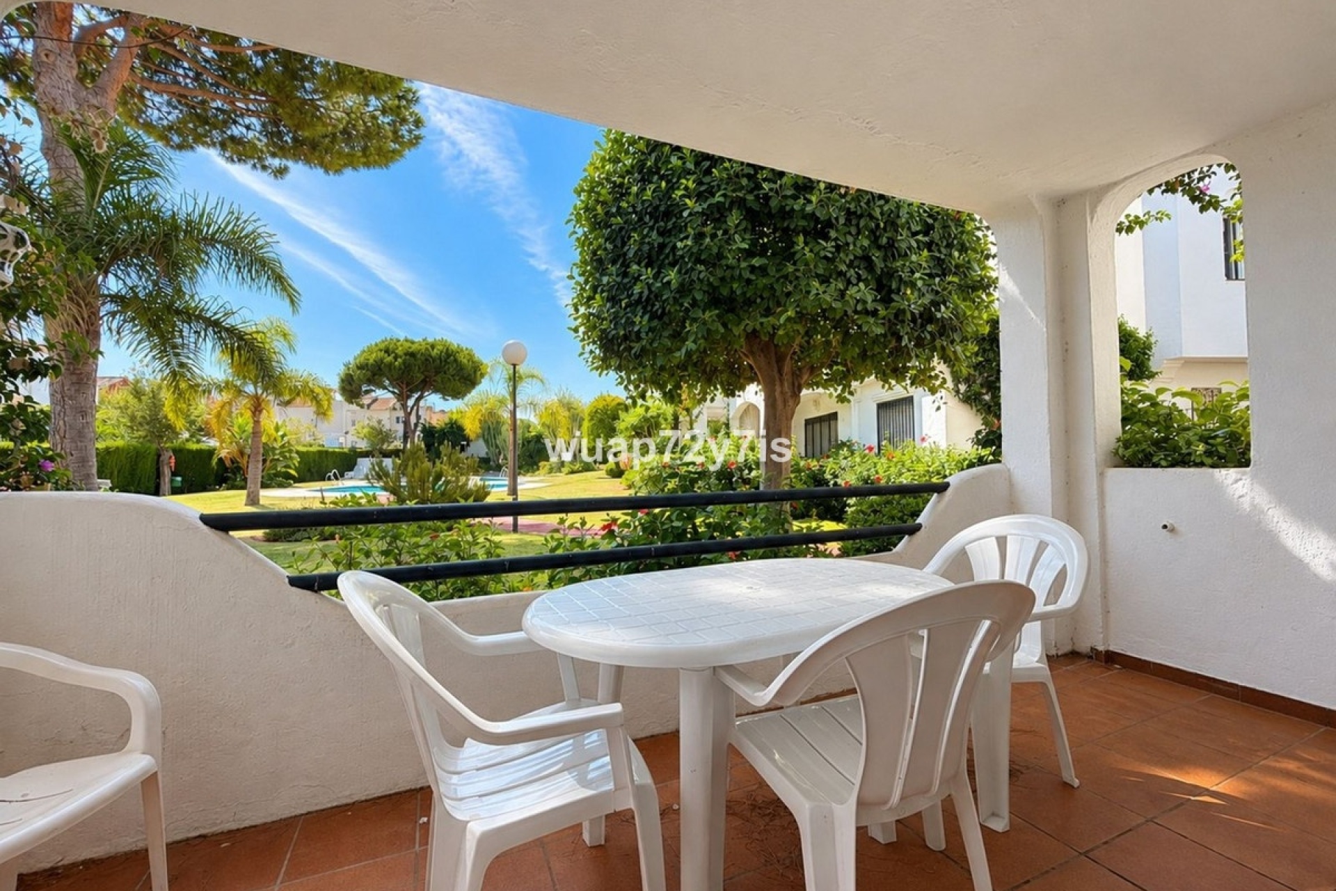 Resale - apartment - Estepona - Costalita
