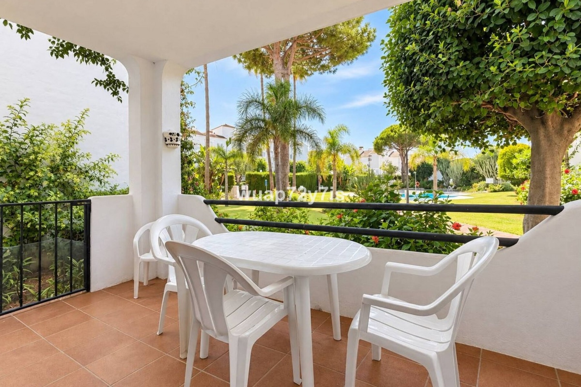 Resale - apartment - Estepona - Costalita