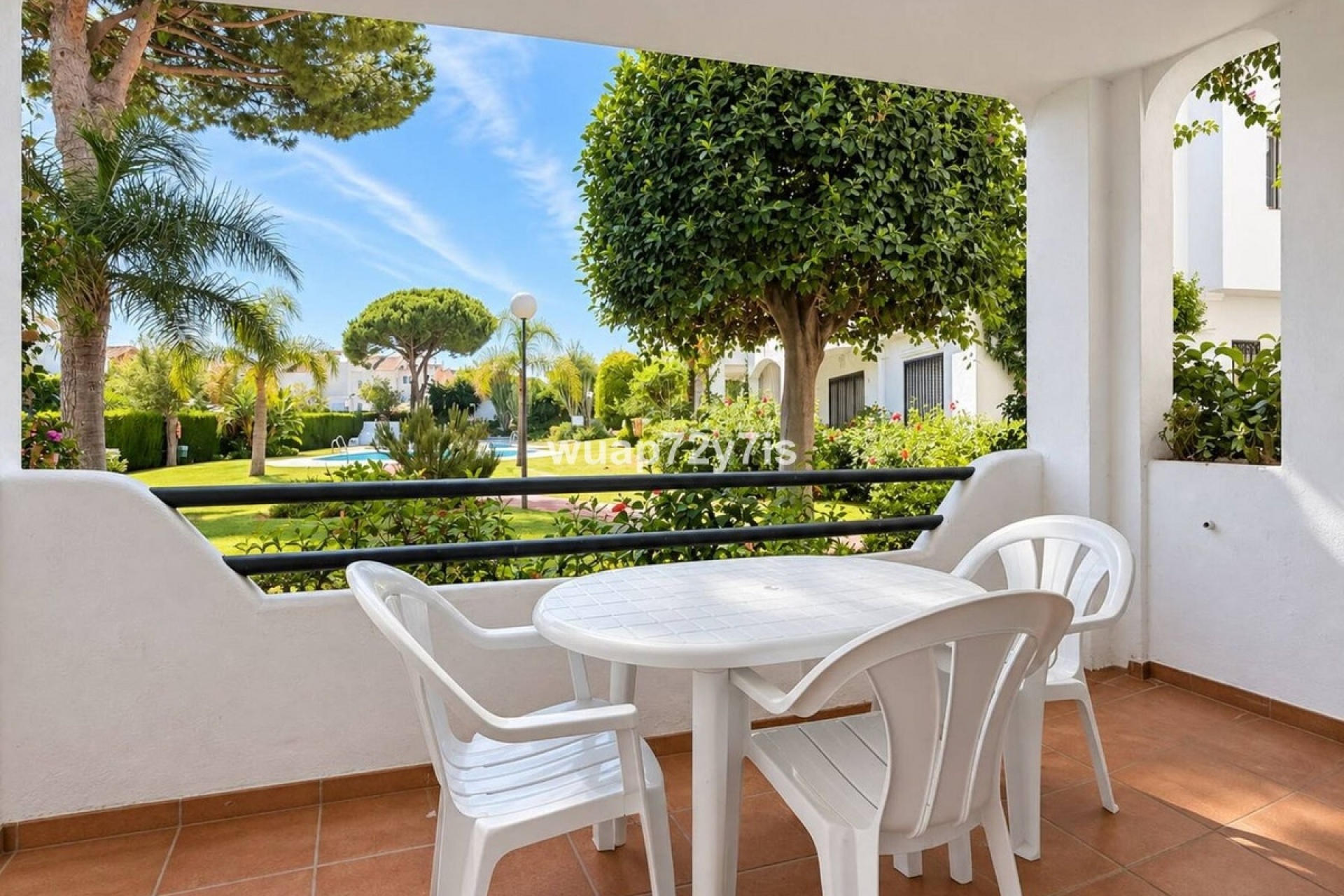 Resale - apartment - Estepona - Costalita