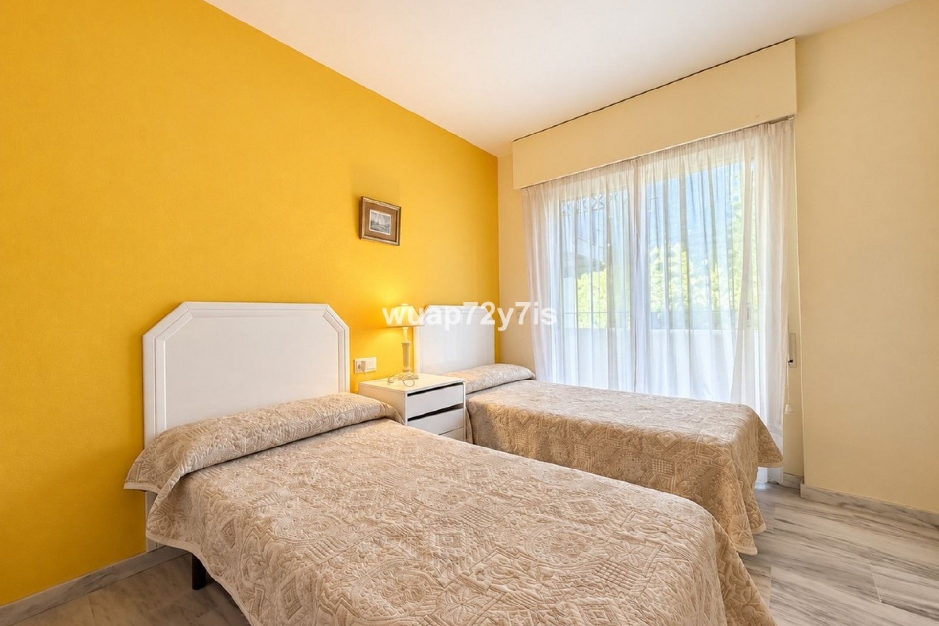 Resale - apartment - Estepona - Costalita