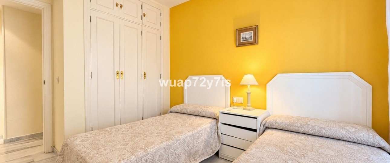 Resale - apartment - Estepona - Costalita