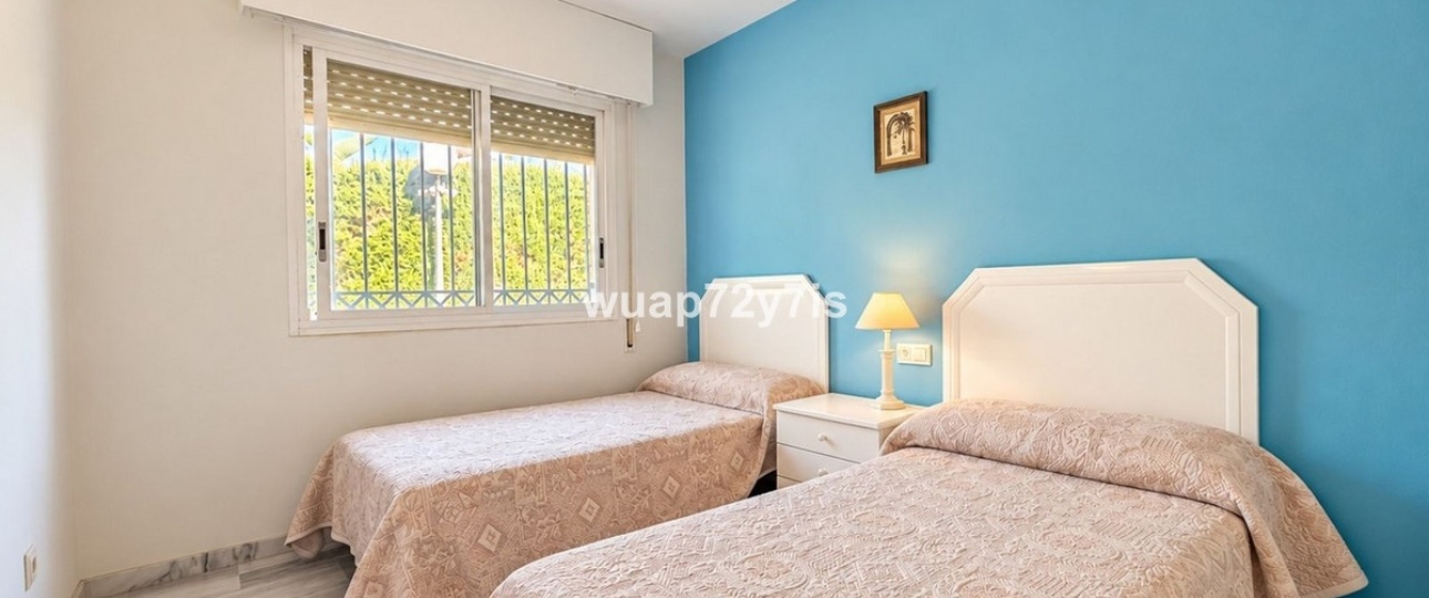 Resale - apartment - Estepona - Costalita
