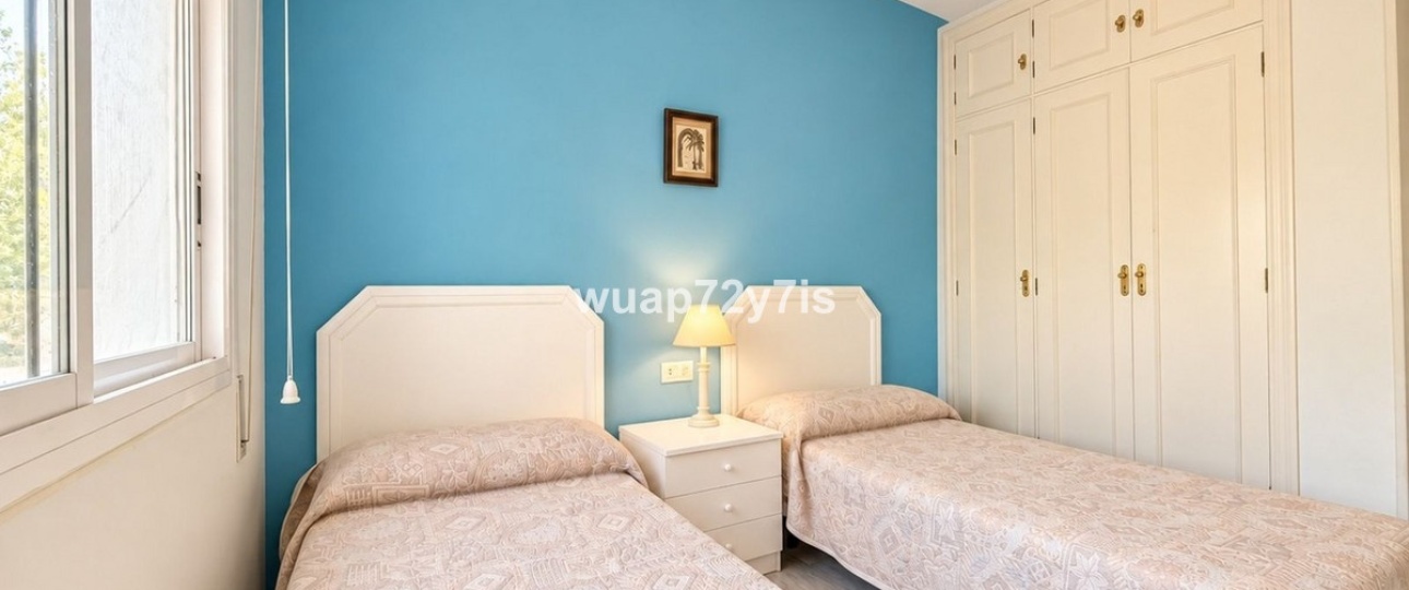 Resale - apartment - Estepona - Costalita