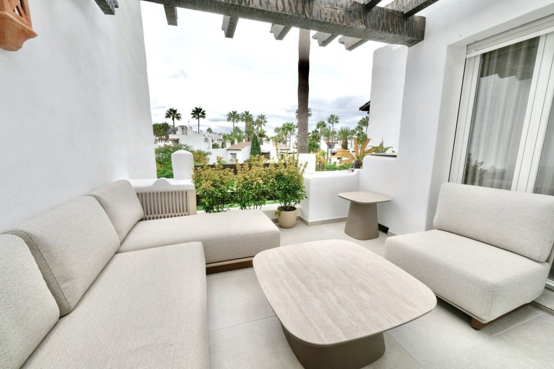 Resale - apartment - Estepona - Costalita