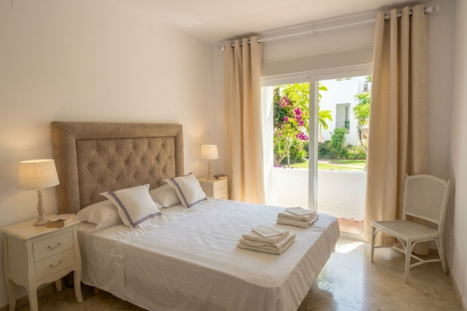 Resale - apartment - Estepona - Costalita
