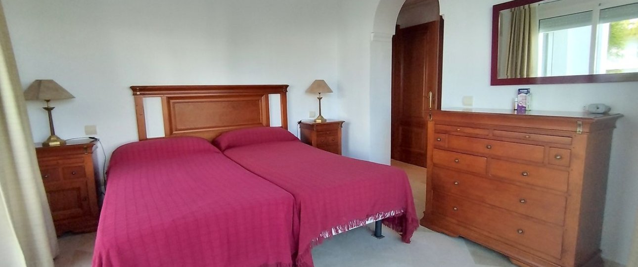 Resale - apartment - Estepona - Costalita