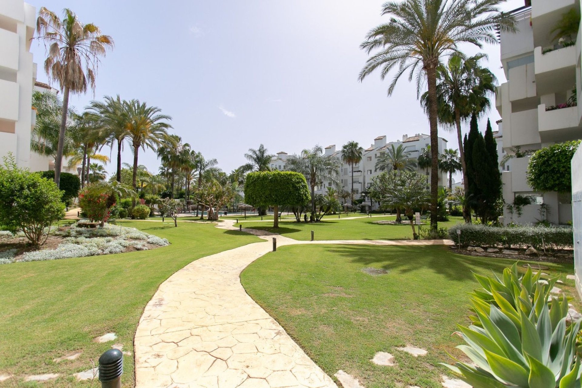 Resale - apartment - Estepona - Costalita