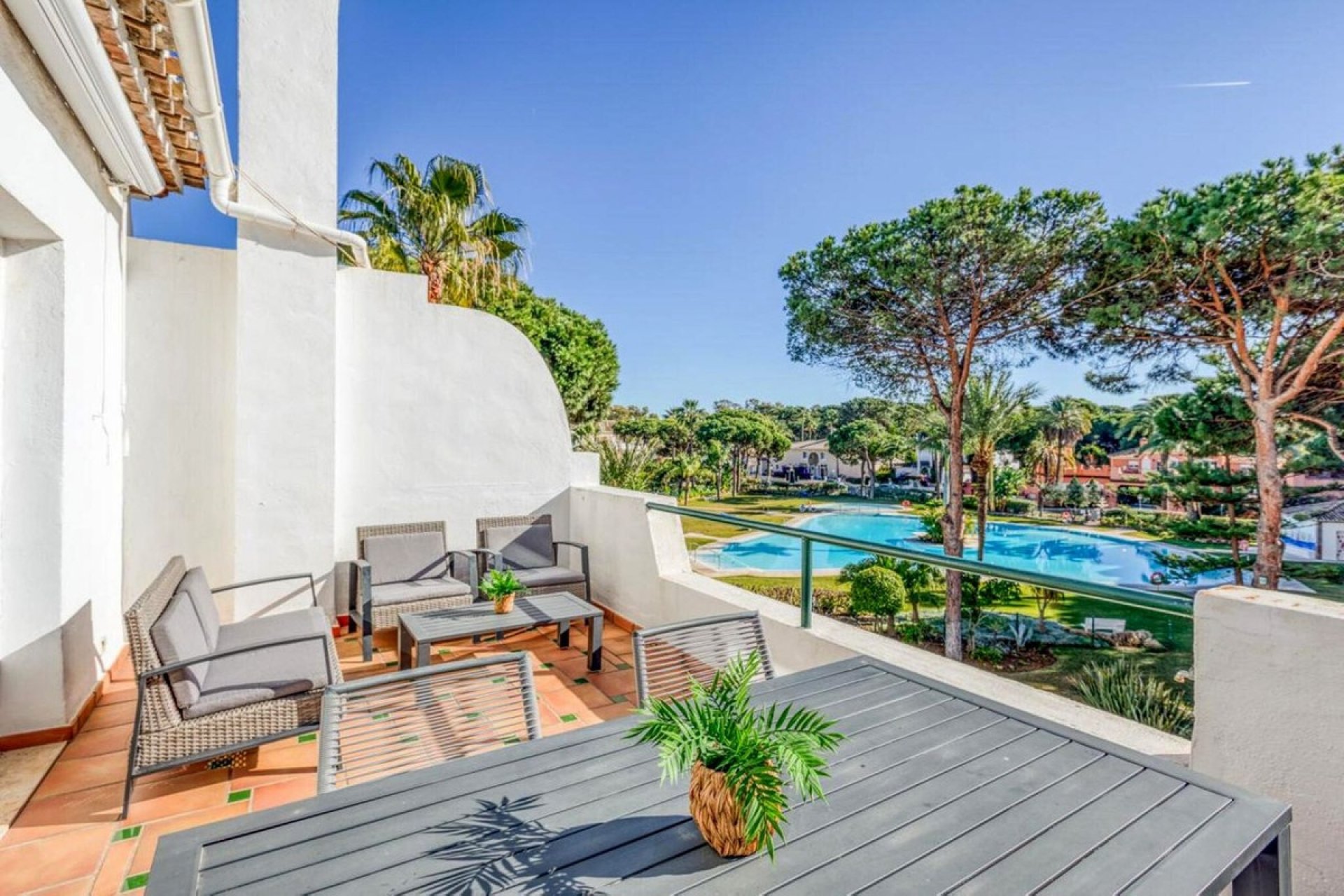 Resale - apartment - Estepona - El Presidente