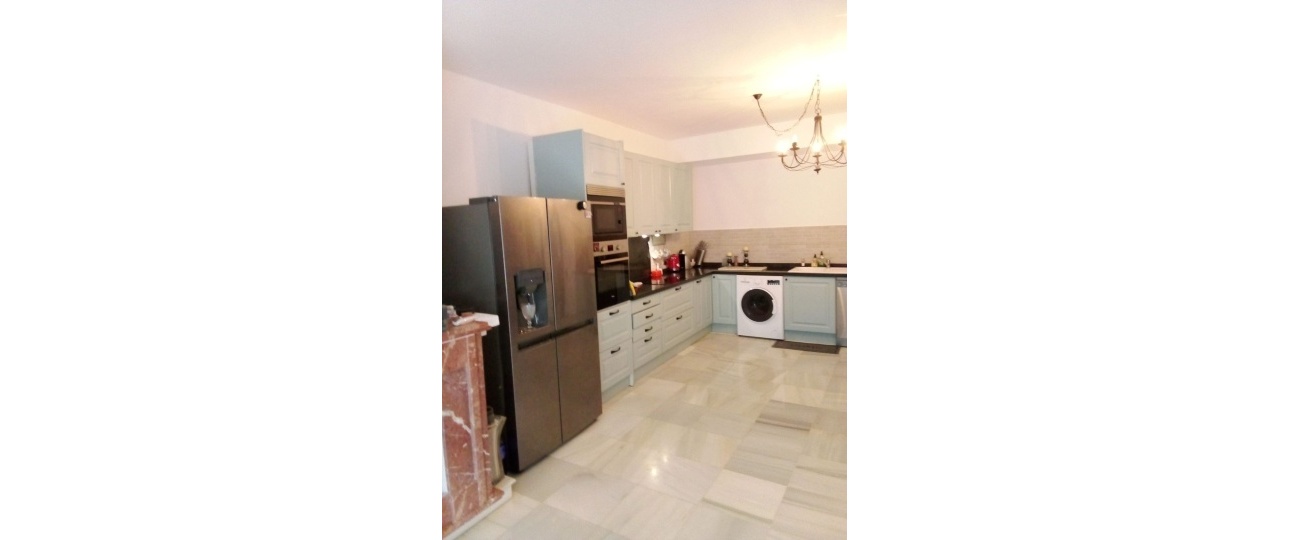 Resale - apartment - Estepona - El Presidente
