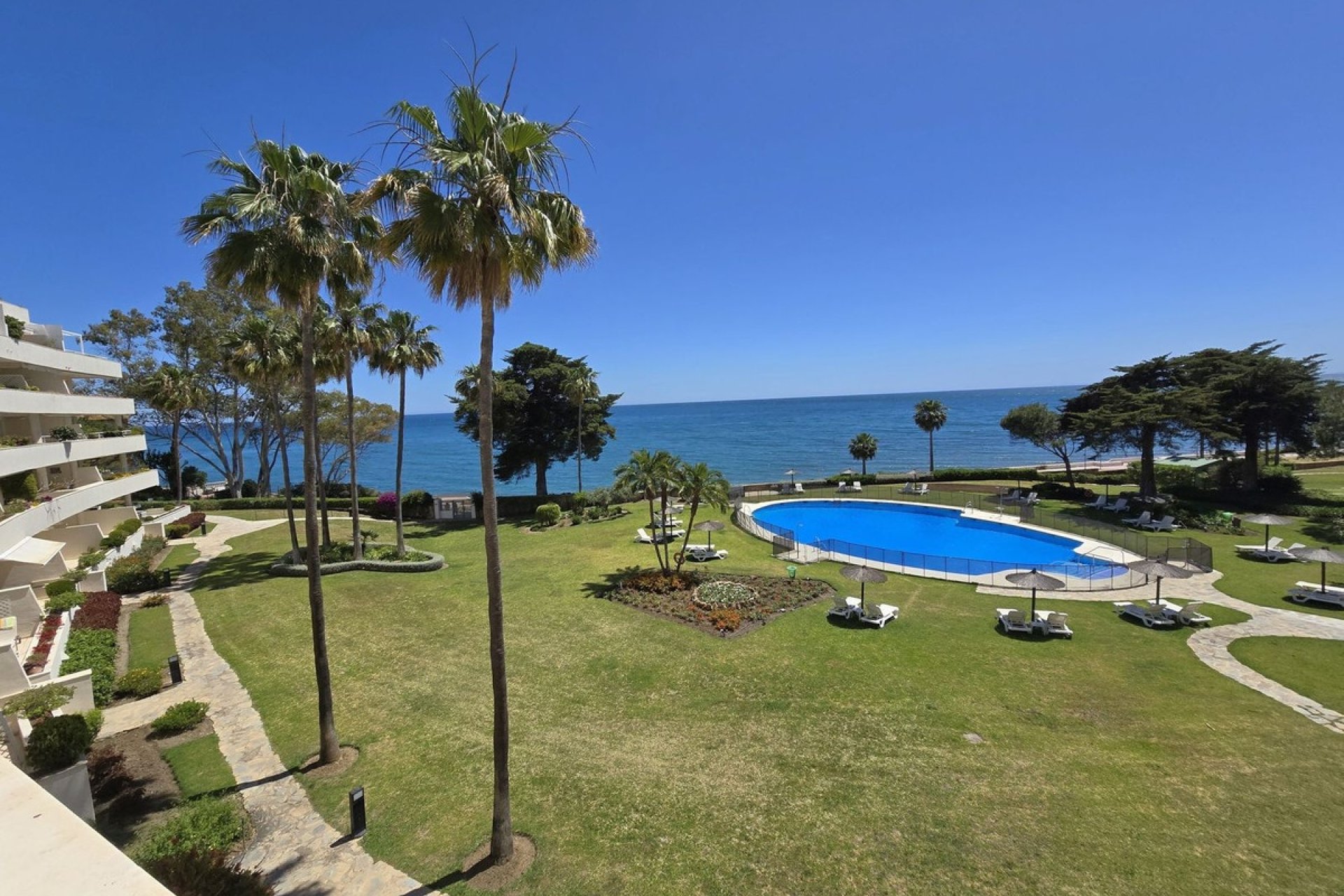 Resale - apartment - Estepona - Estepona Centro