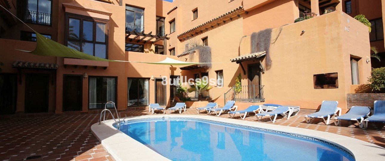 Resale - apartment - Estepona - Estepona Centro