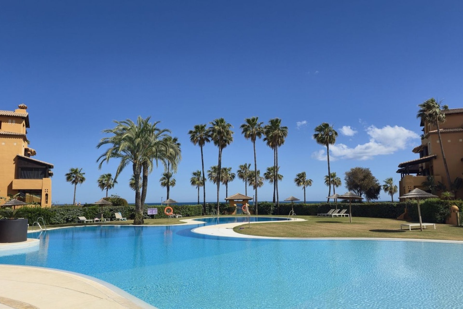 Resale - apartment - Estepona - Estepona Centro