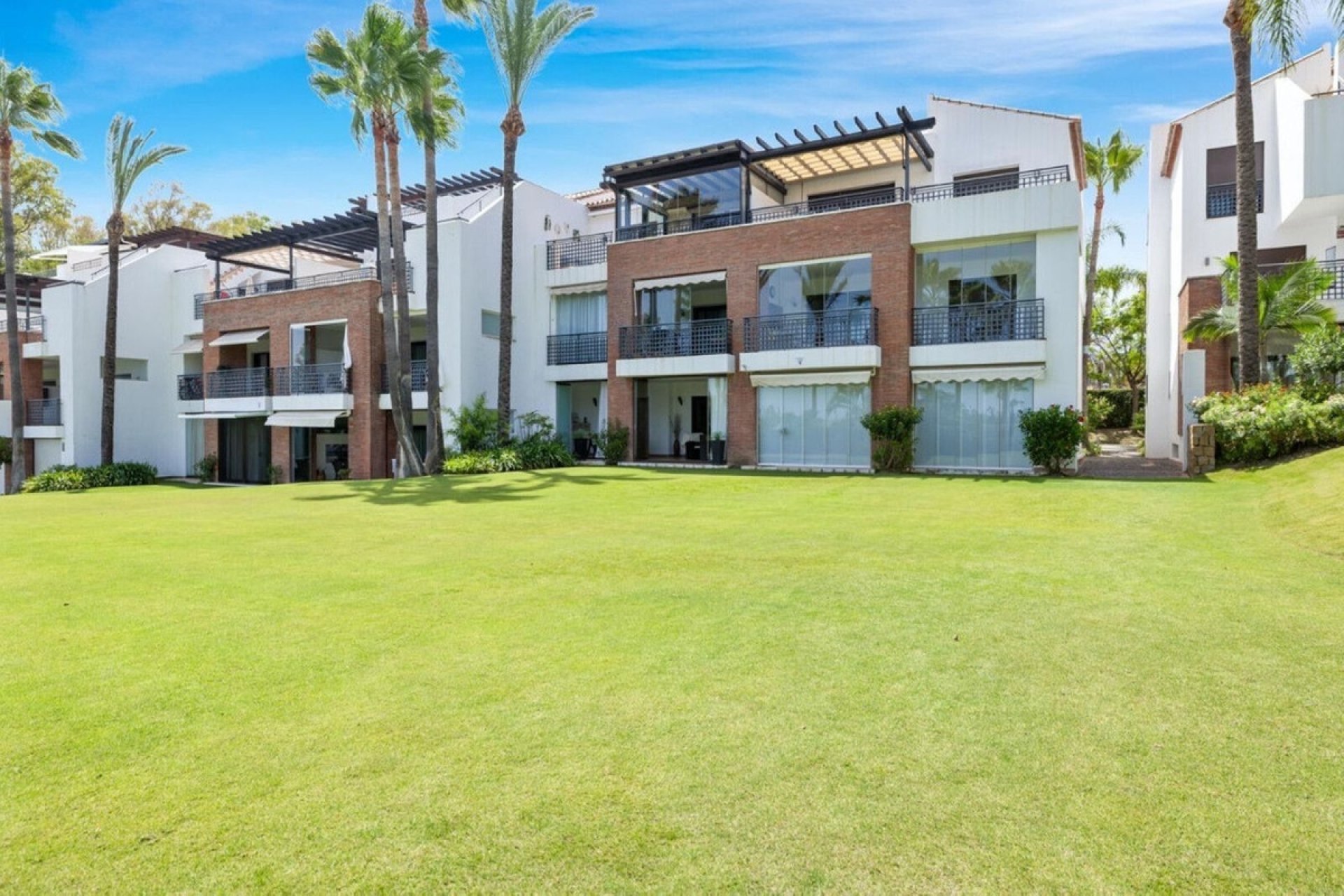 Resale - apartment - Estepona - Estepona Centro