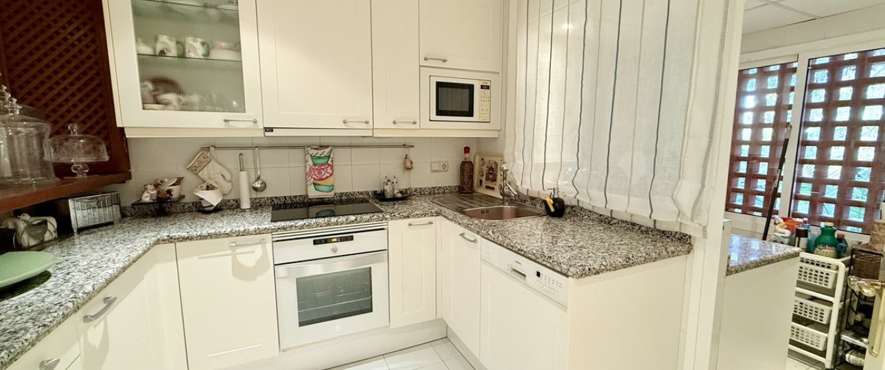 Resale - apartment - Estepona - Estepona Centro