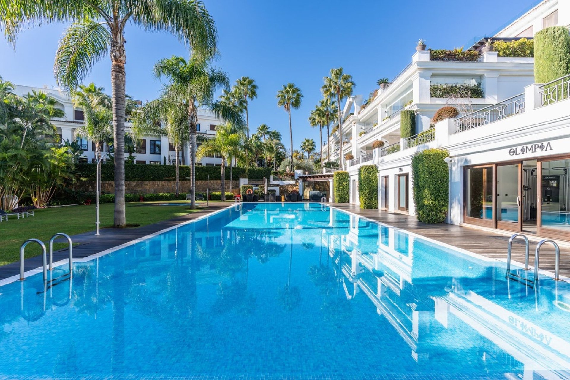 Resale - apartment - Estepona - Estepona Centro