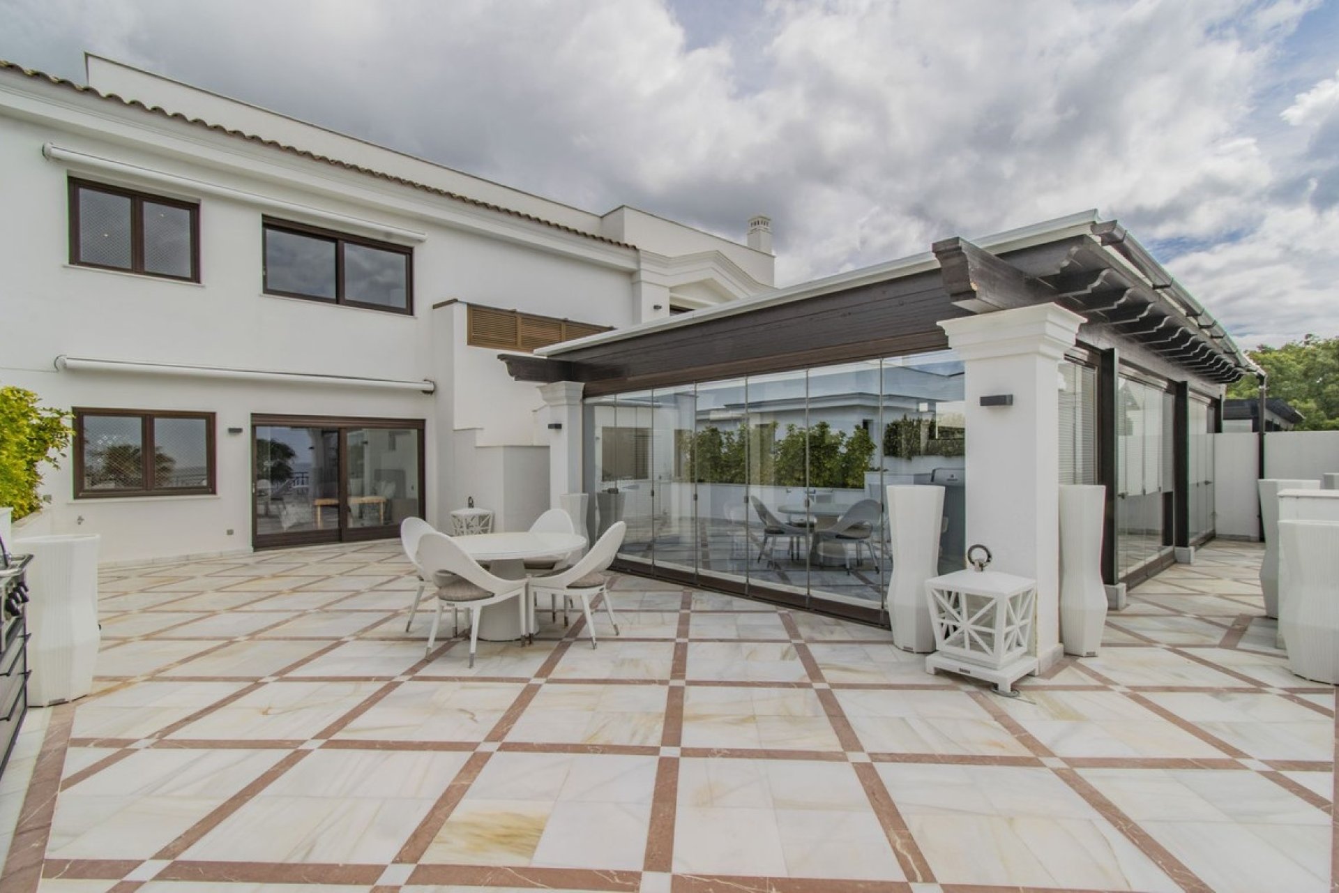 Resale - apartment - Estepona - Estepona Centro