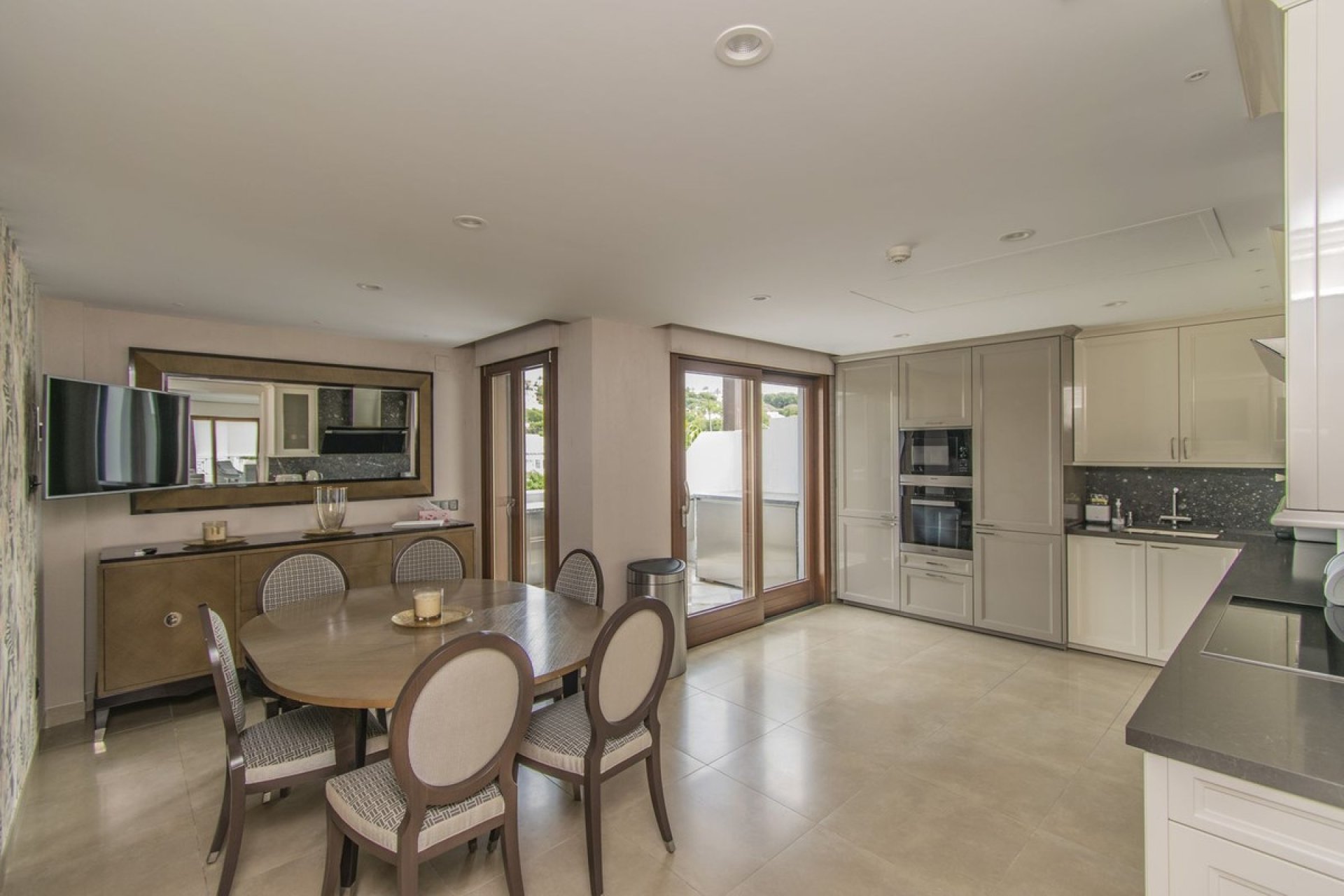 Resale - apartment - Estepona - Estepona Centro