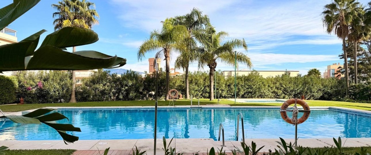 Resale - apartment - Estepona - Estepona Centro