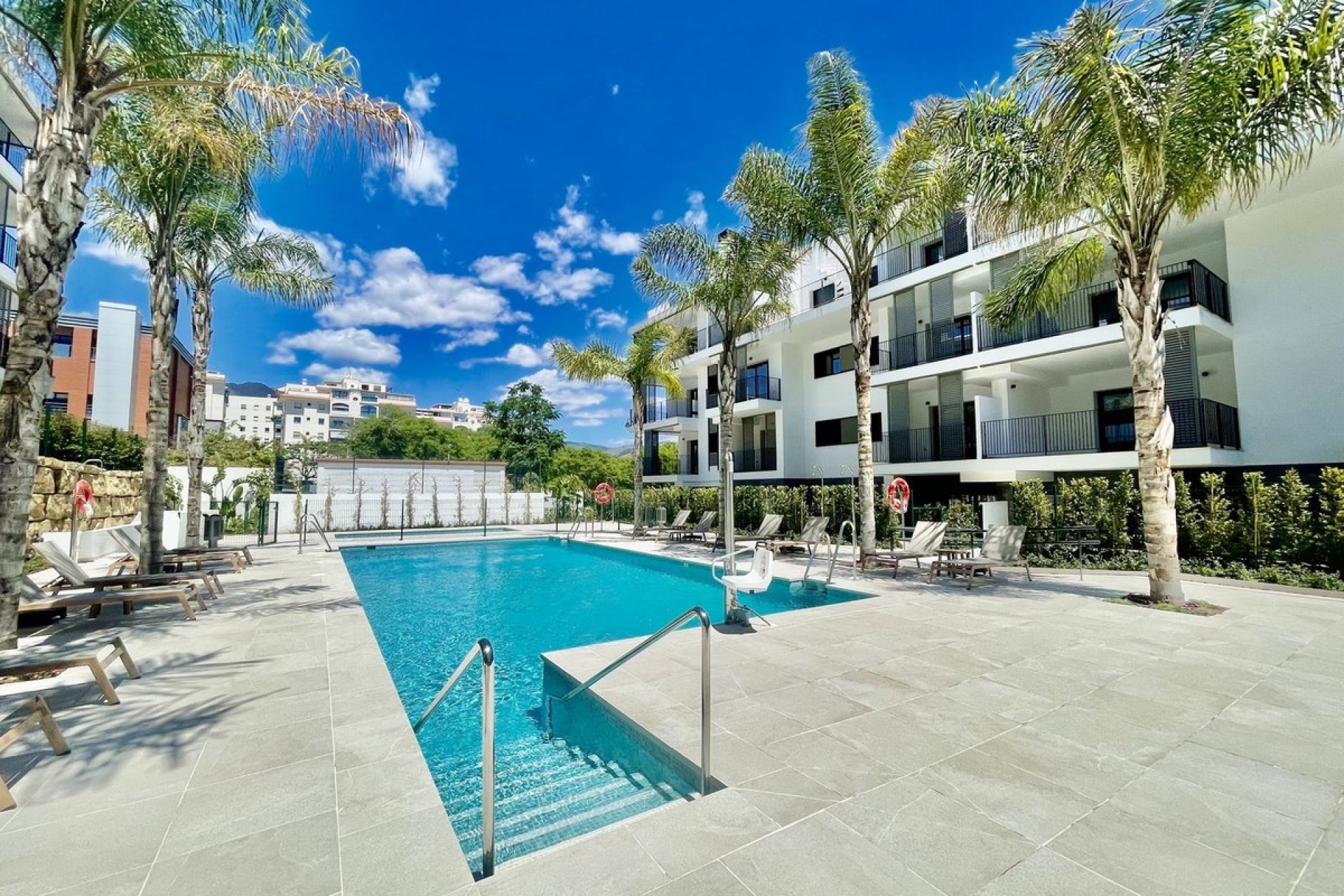 Resale - apartment - Estepona - Estepona Centro