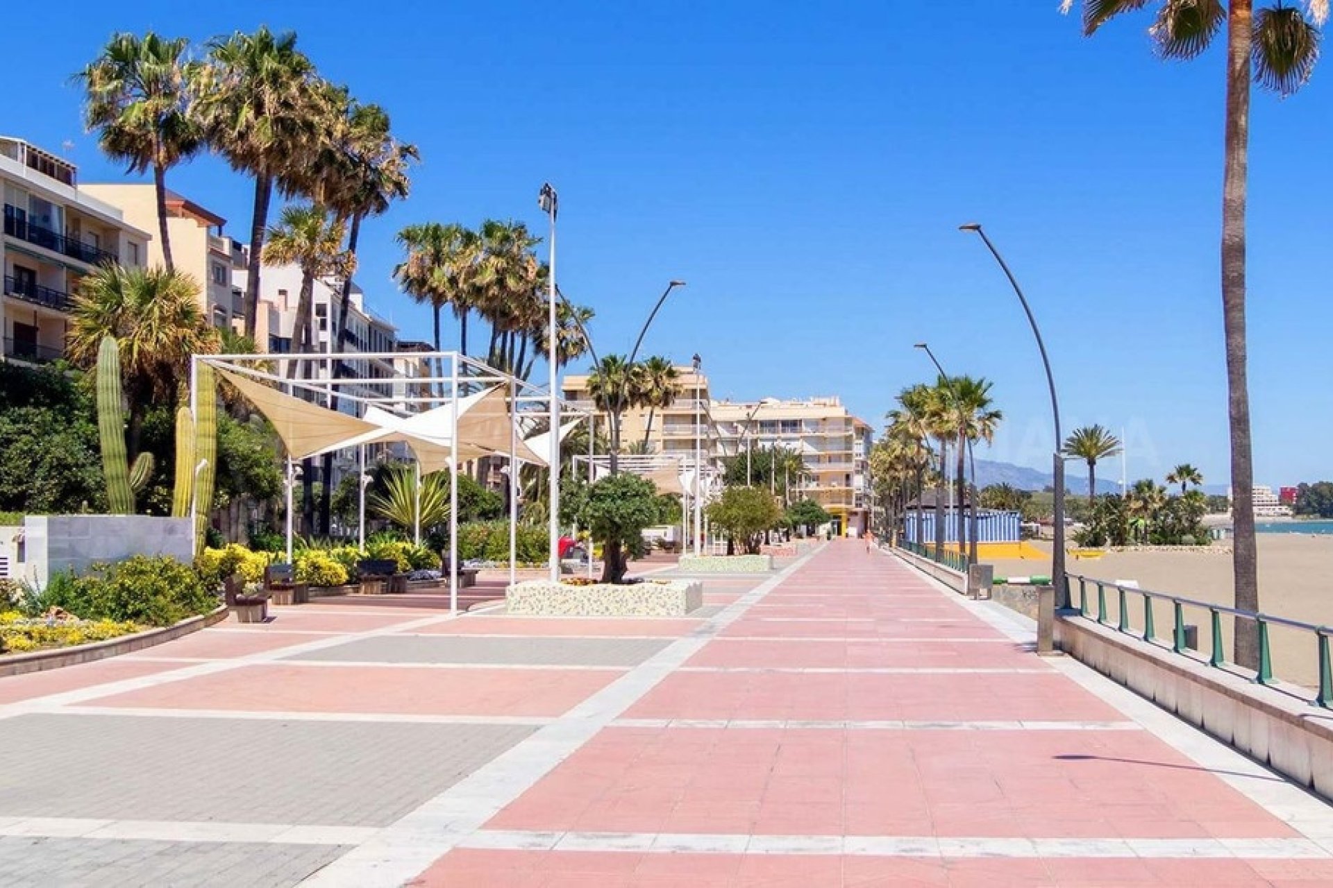 Resale - apartment - Estepona - Estepona Centro