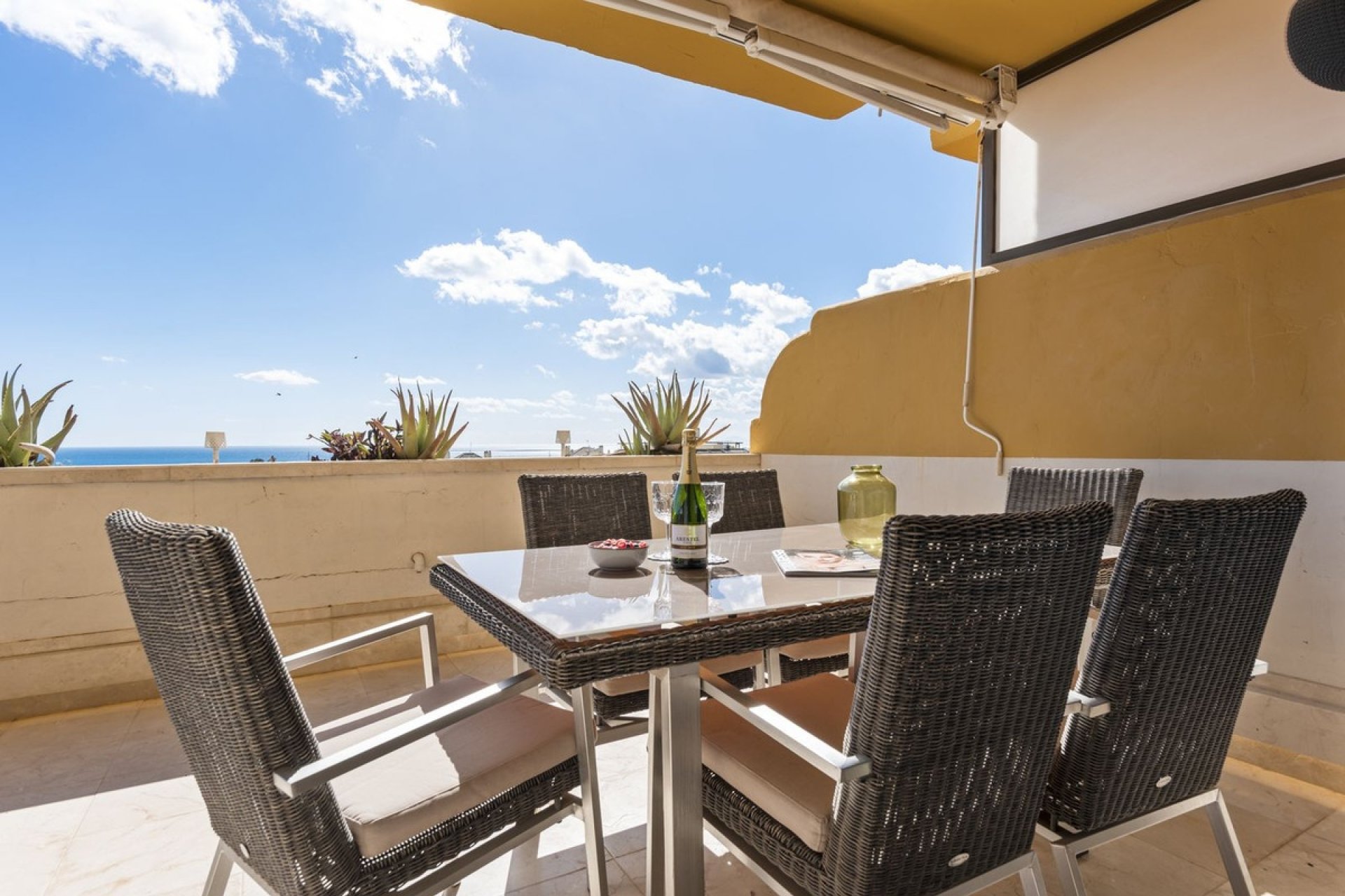 Resale - apartment - Estepona - Estepona Centro