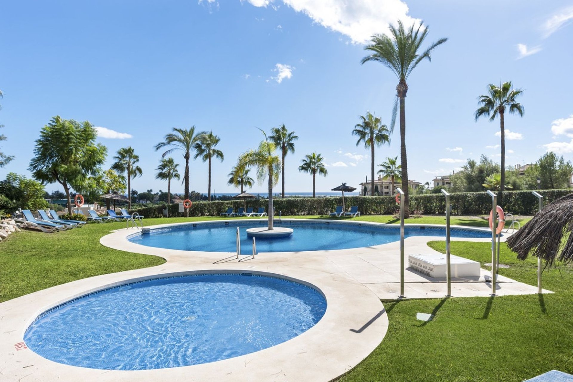 Resale - apartment - Estepona - Estepona Centro