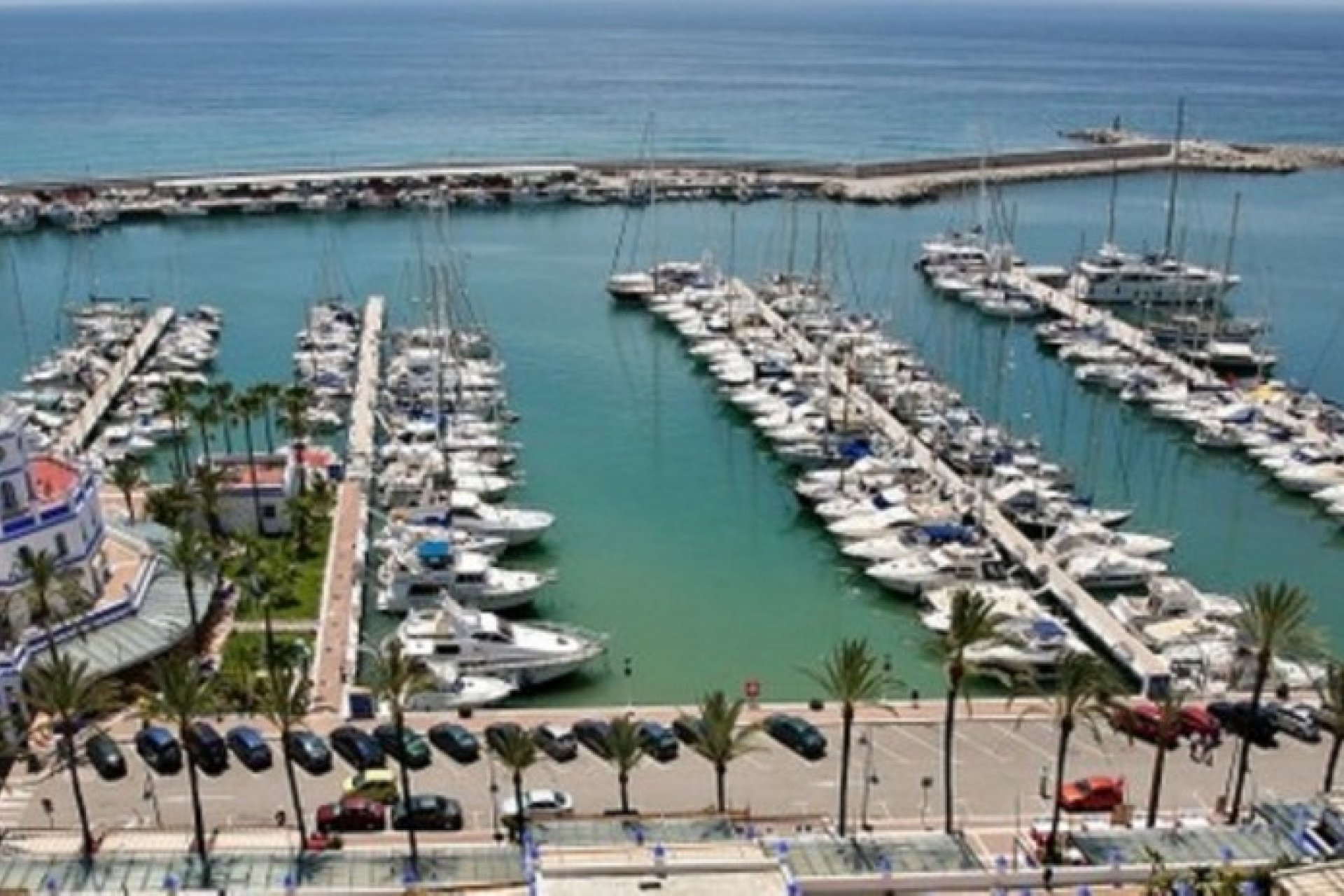 Resale - apartment - Estepona - Estepona Centro
