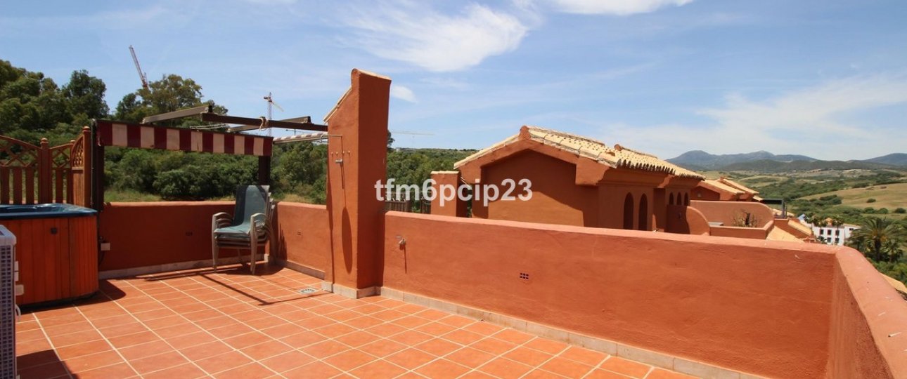 Resale - apartment - Estepona - Estepona Centro
