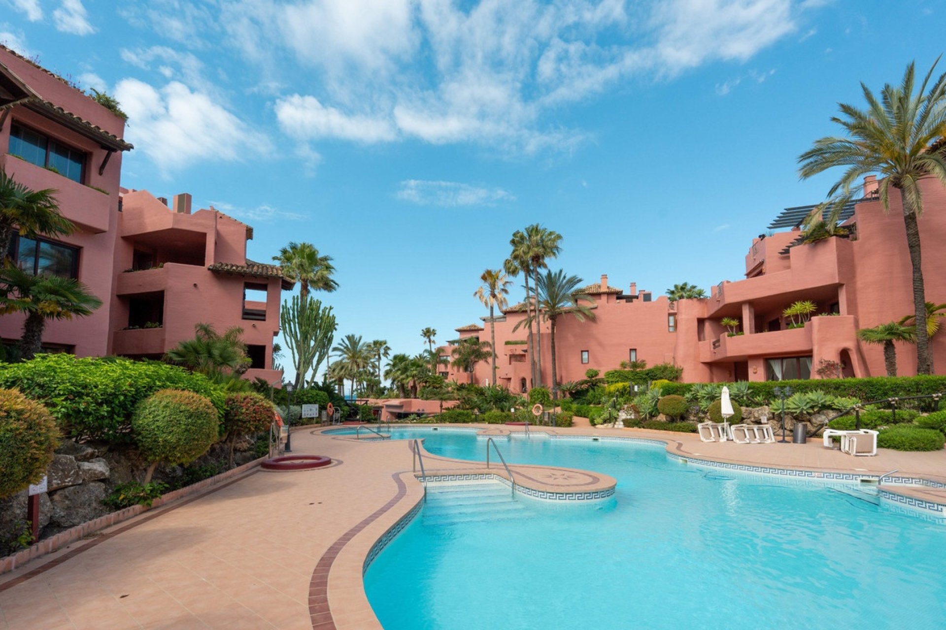 Resale - apartment - Estepona - Estepona Centro