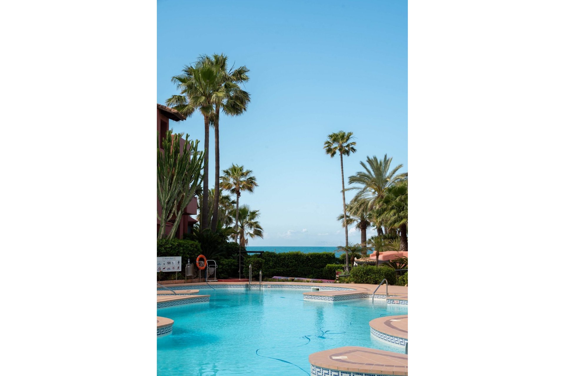 Resale - apartment - Estepona - Estepona Centro