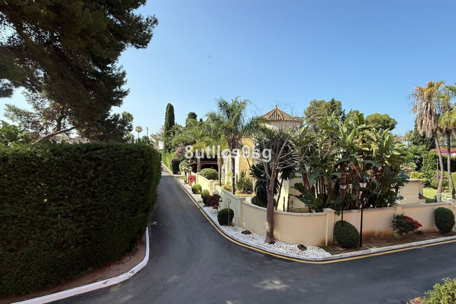 Resale - apartment - Estepona - Estepona Centro