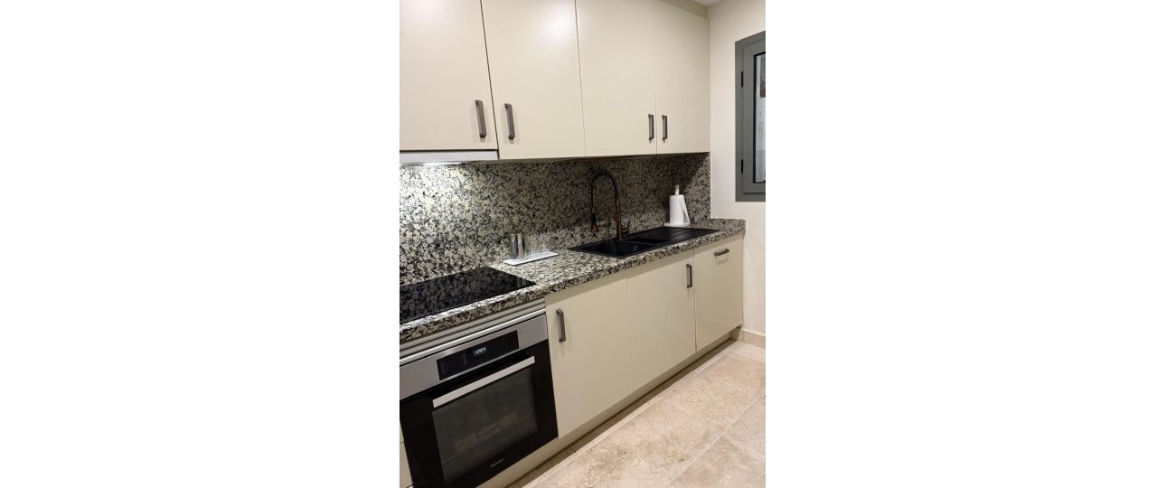 Resale - apartment - Estepona - Estepona Centro