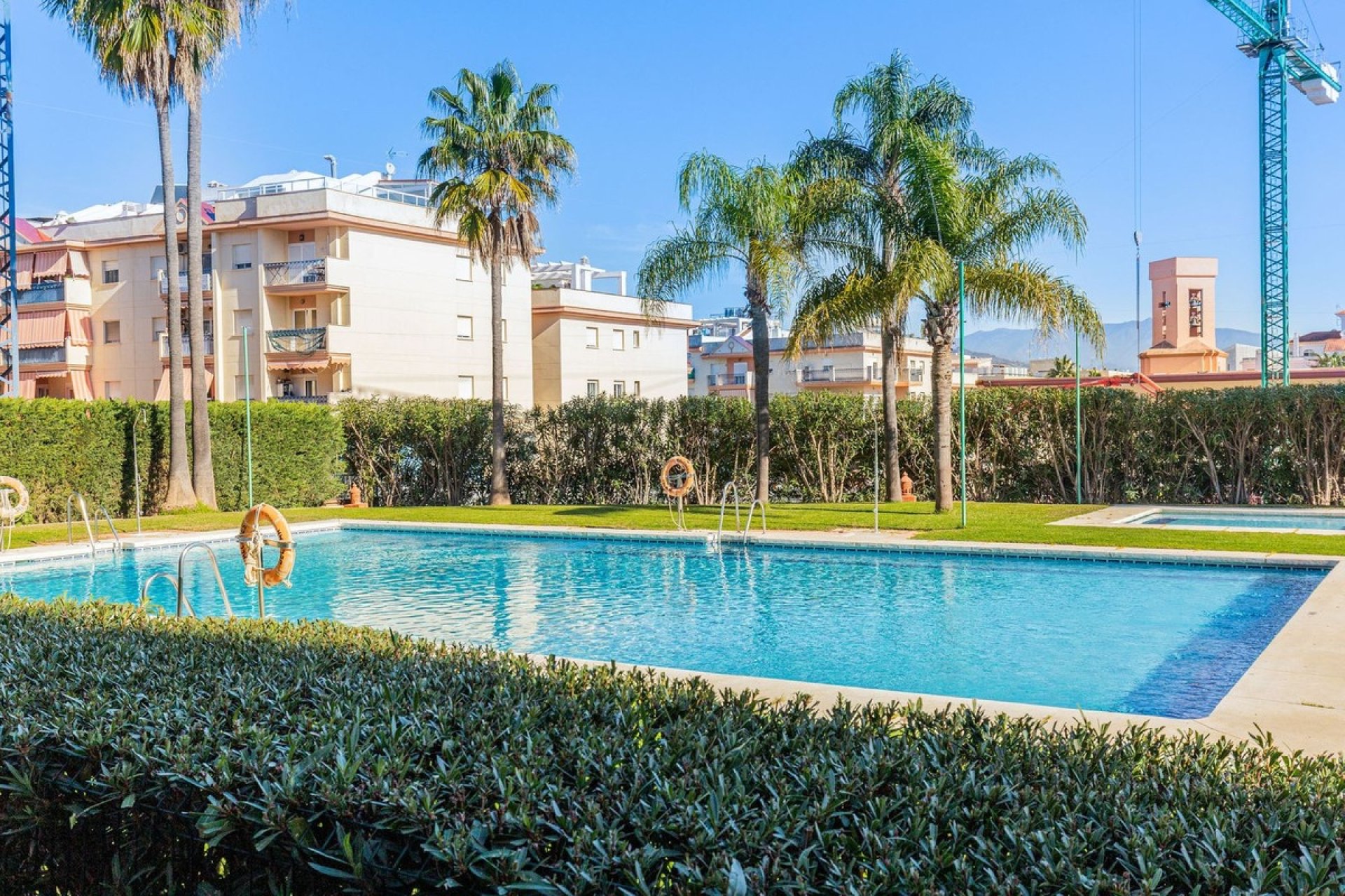 Resale - apartment - Estepona - Estepona Centro