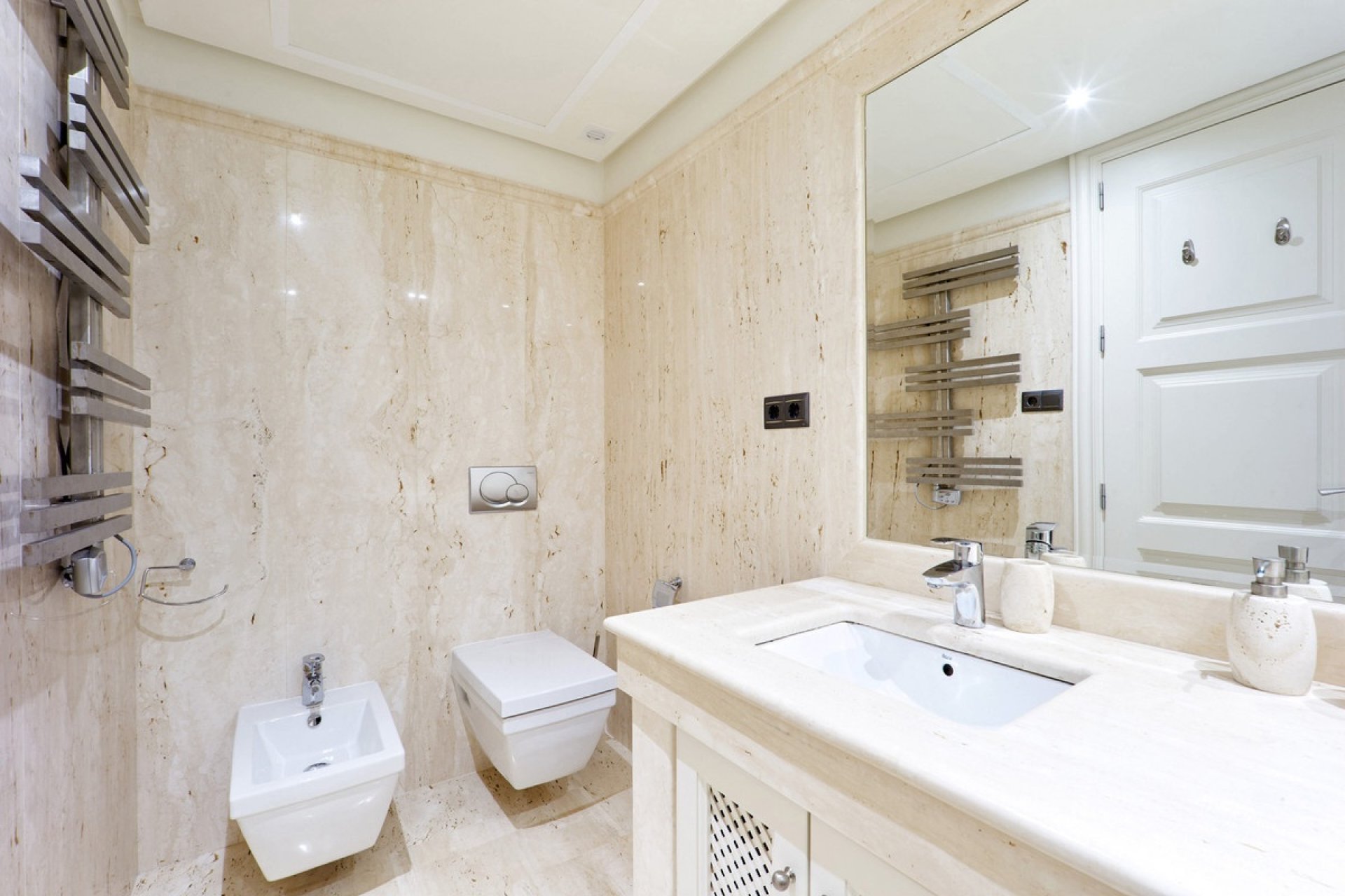 Resale - apartment - Estepona - Estepona Centro