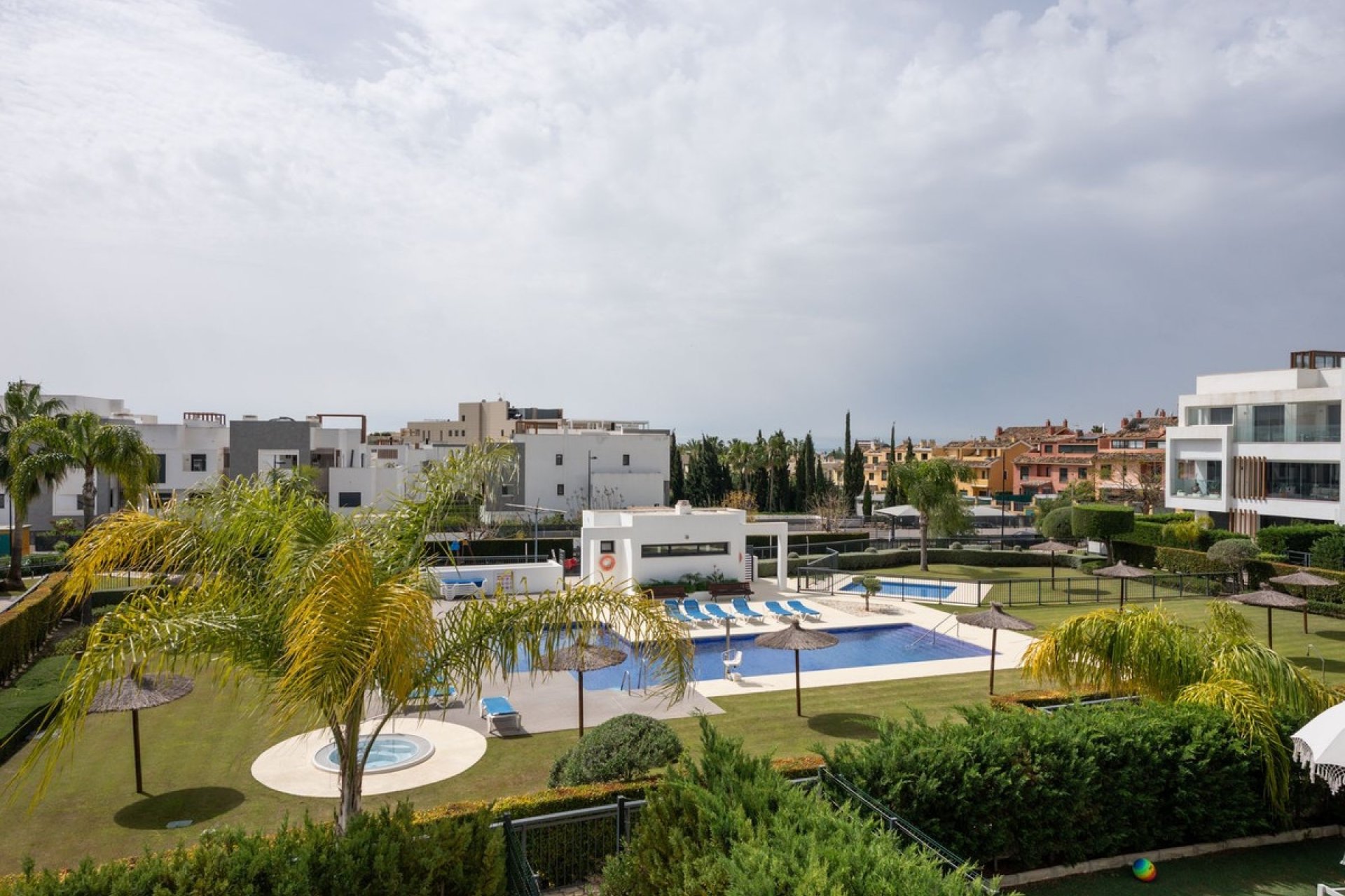 Resale - apartment - Estepona - Estepona Centro