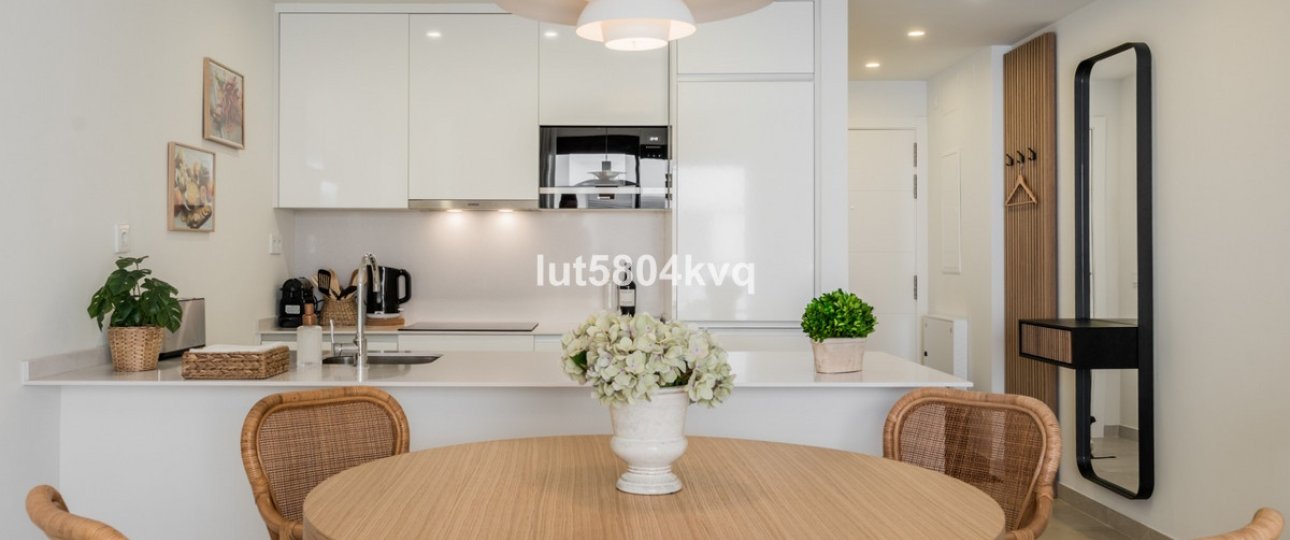 Resale - apartment - Estepona - Estepona Centro