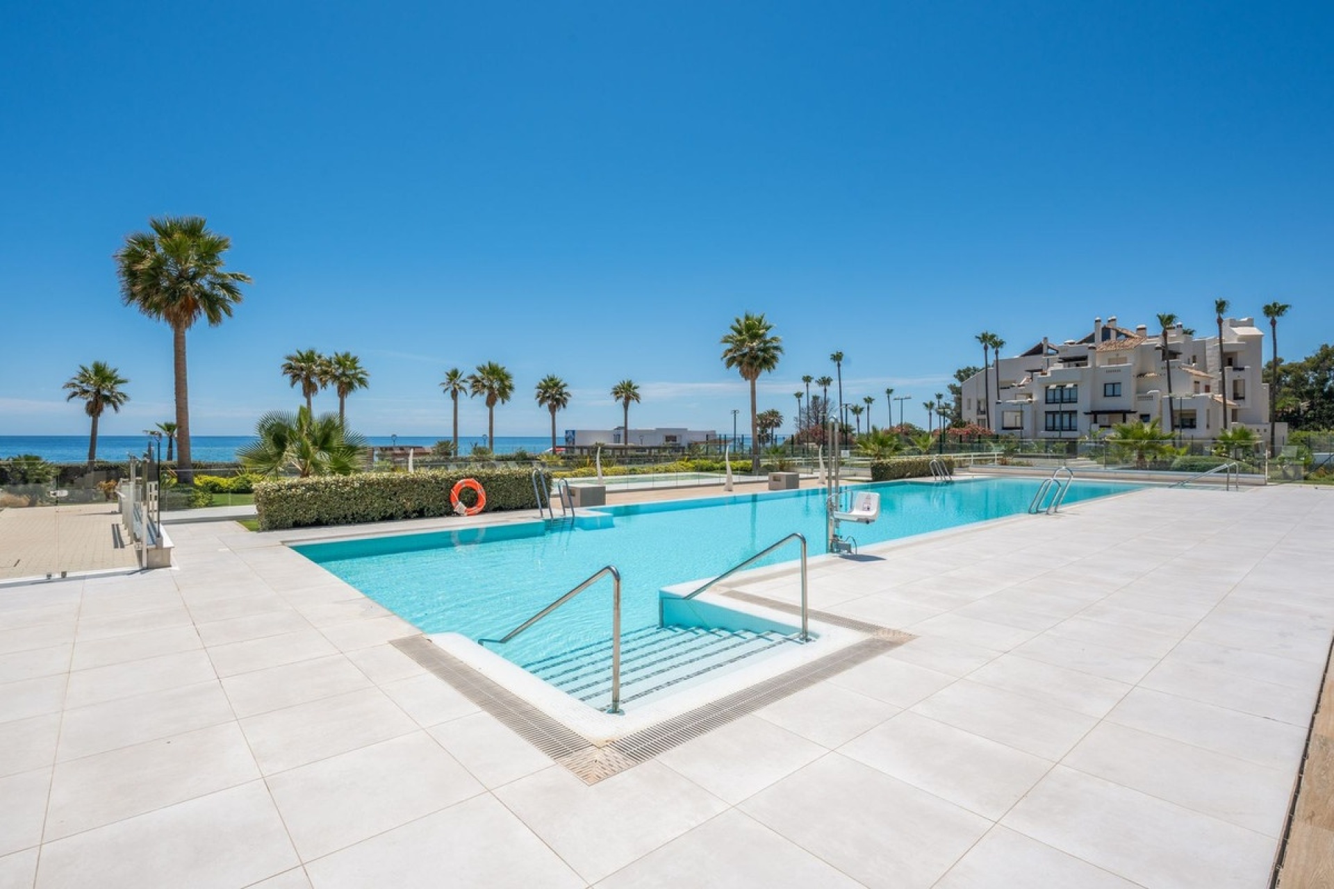 Resale - apartment - Estepona - Estepona Centro