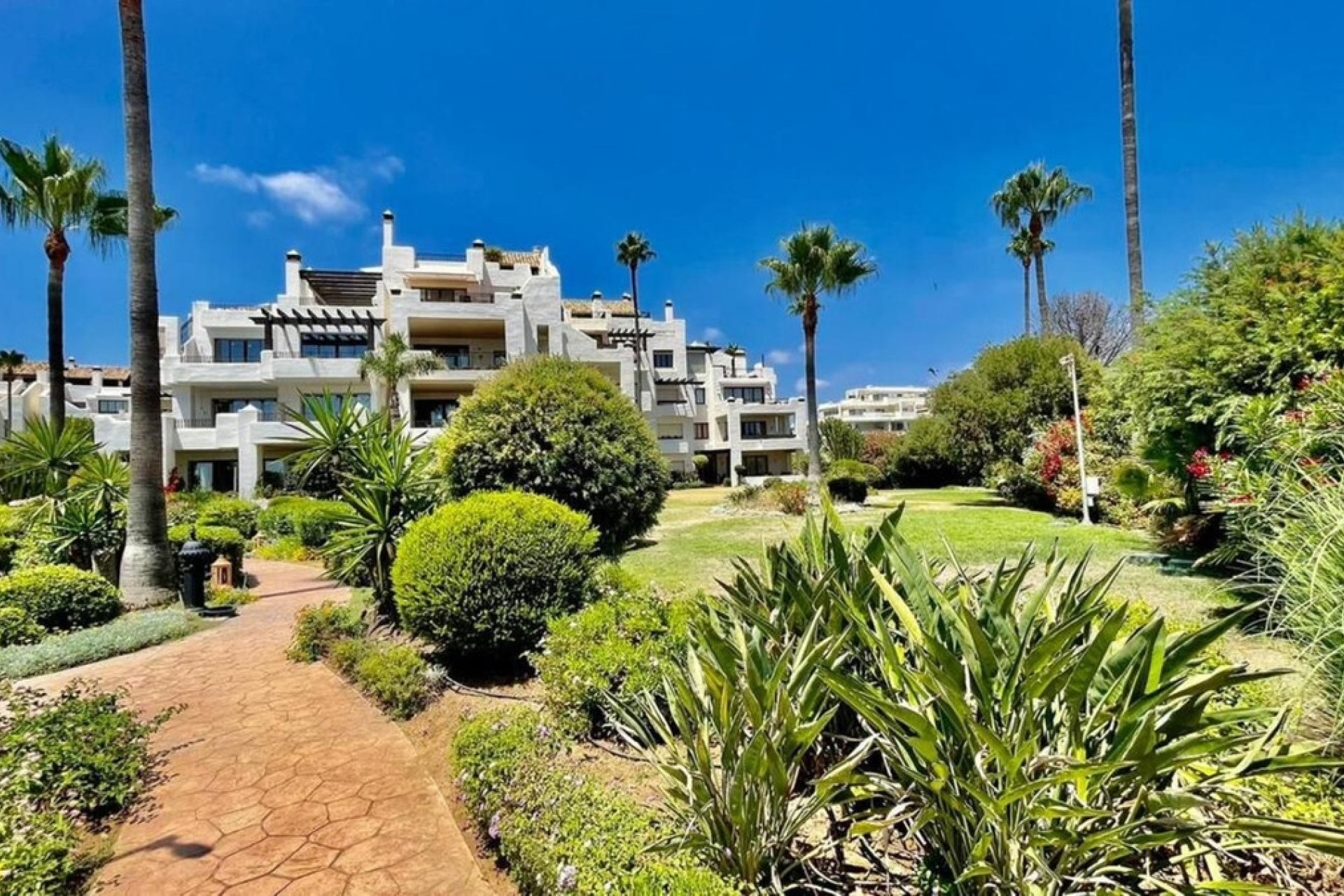 Resale - apartment - Estepona - Estepona Centro