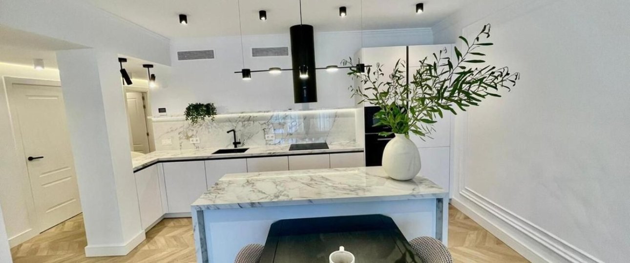 Resale - apartment - Estepona - Estepona Centro