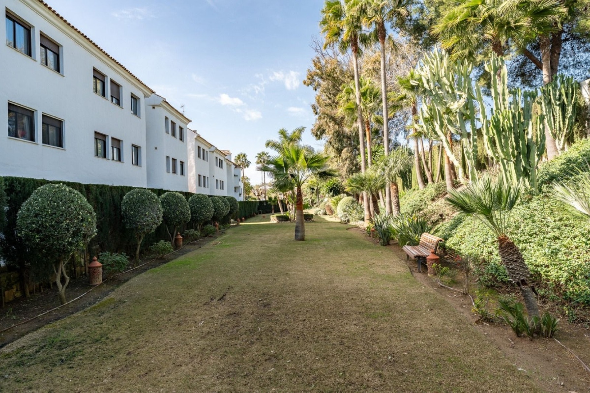 Resale - apartment - Estepona - Estepona Centro