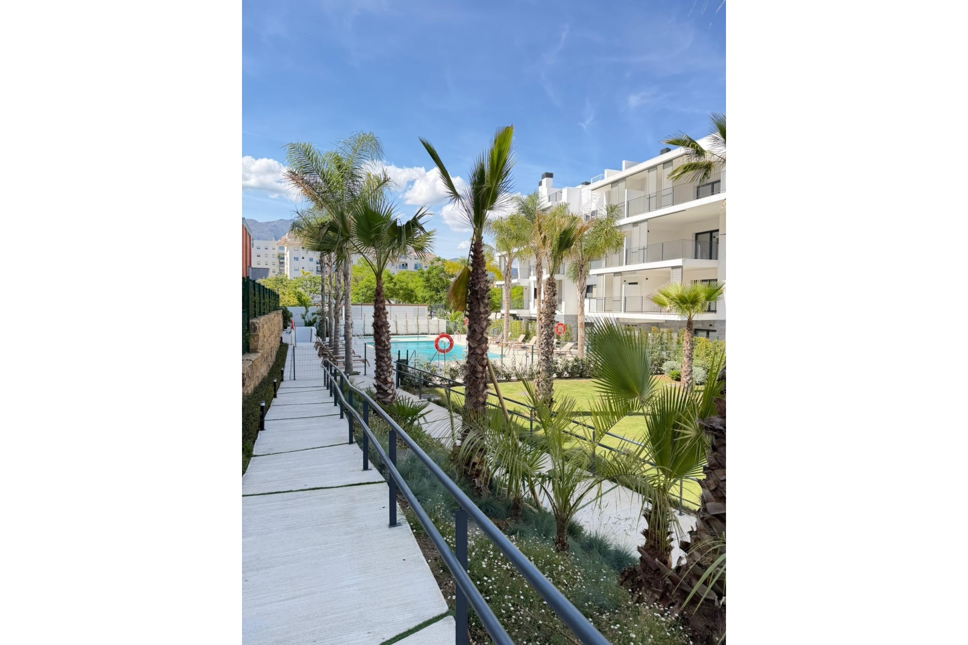 Resale - apartment - Estepona - Estepona Centro