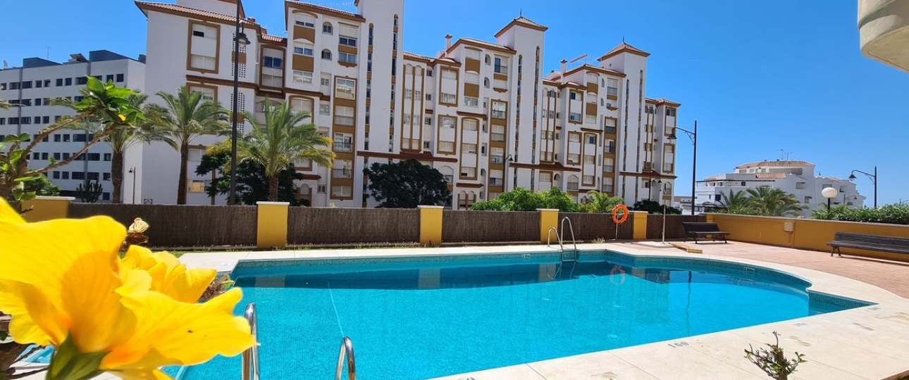 Resale - apartment - Estepona - Estepona Centro