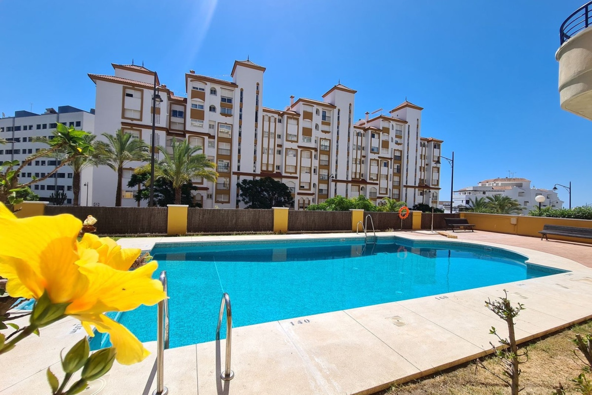 Resale - apartment - Estepona - Estepona Centro