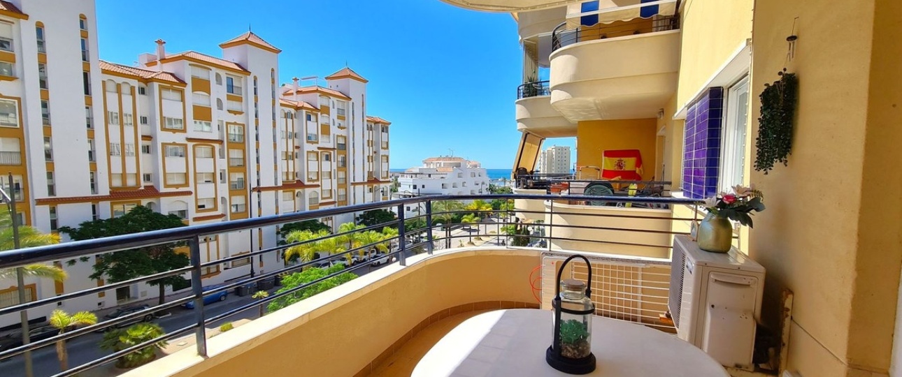 Resale - apartment - Estepona - Estepona Centro