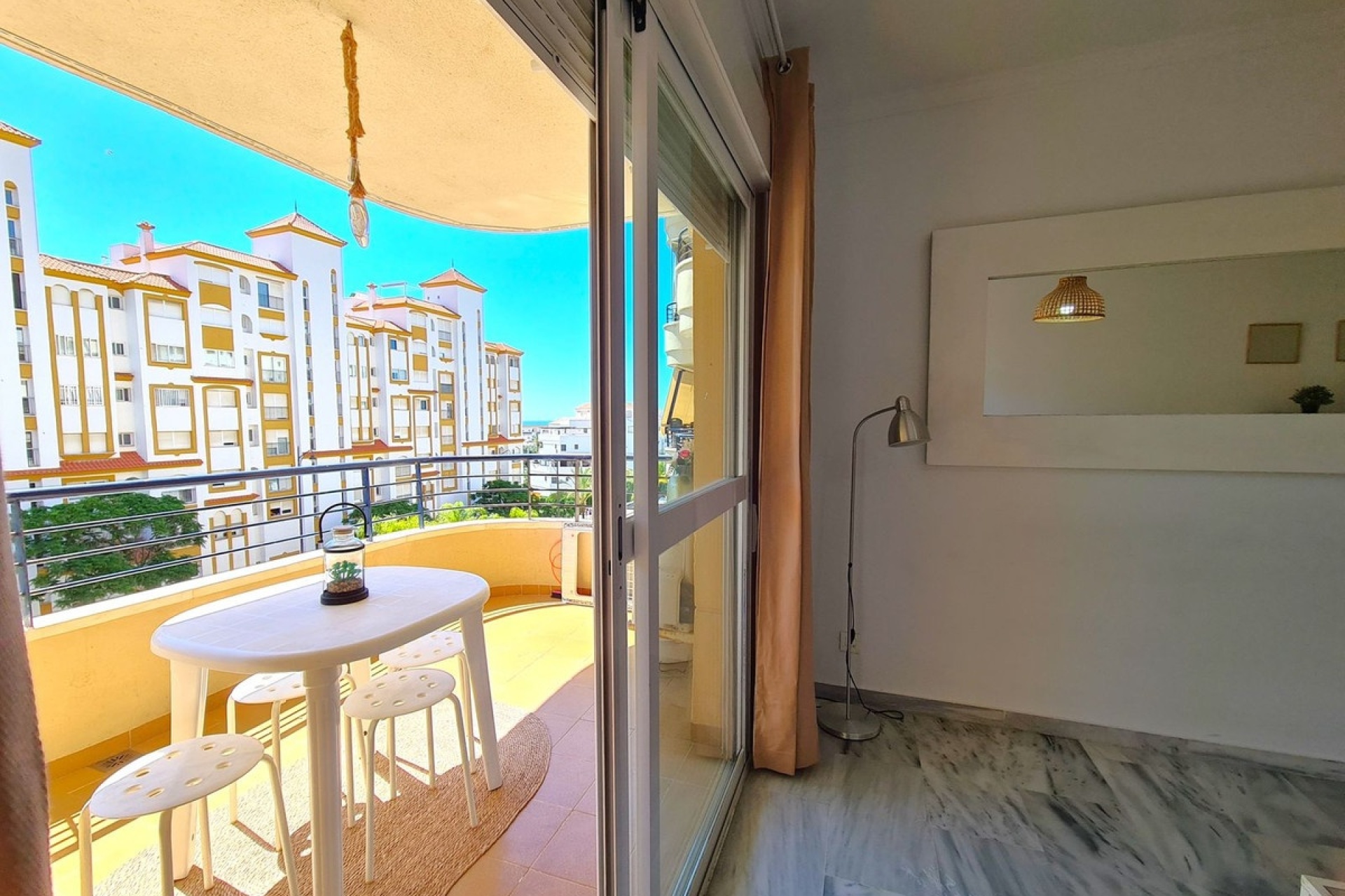 Resale - apartment - Estepona - Estepona Centro